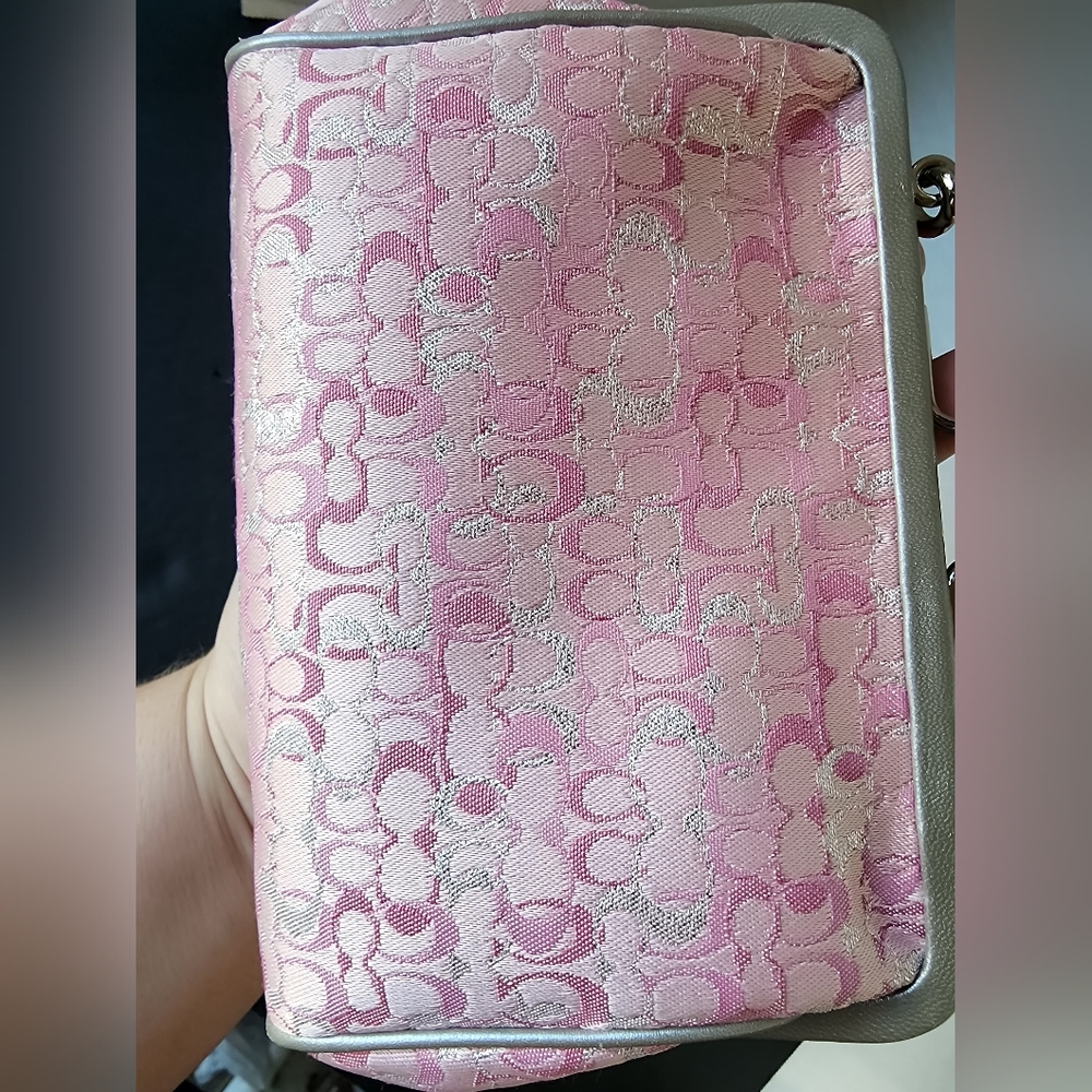 Coach Rare Vintage Pink Optic Signature Lurex Framef Kisslock Bag 2004, 8948 - Picture 14 of 14